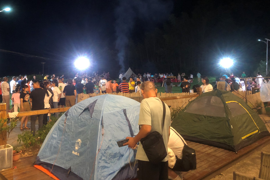 张家界分公司 举办三王·竹溪谷民宿首届帐篷节